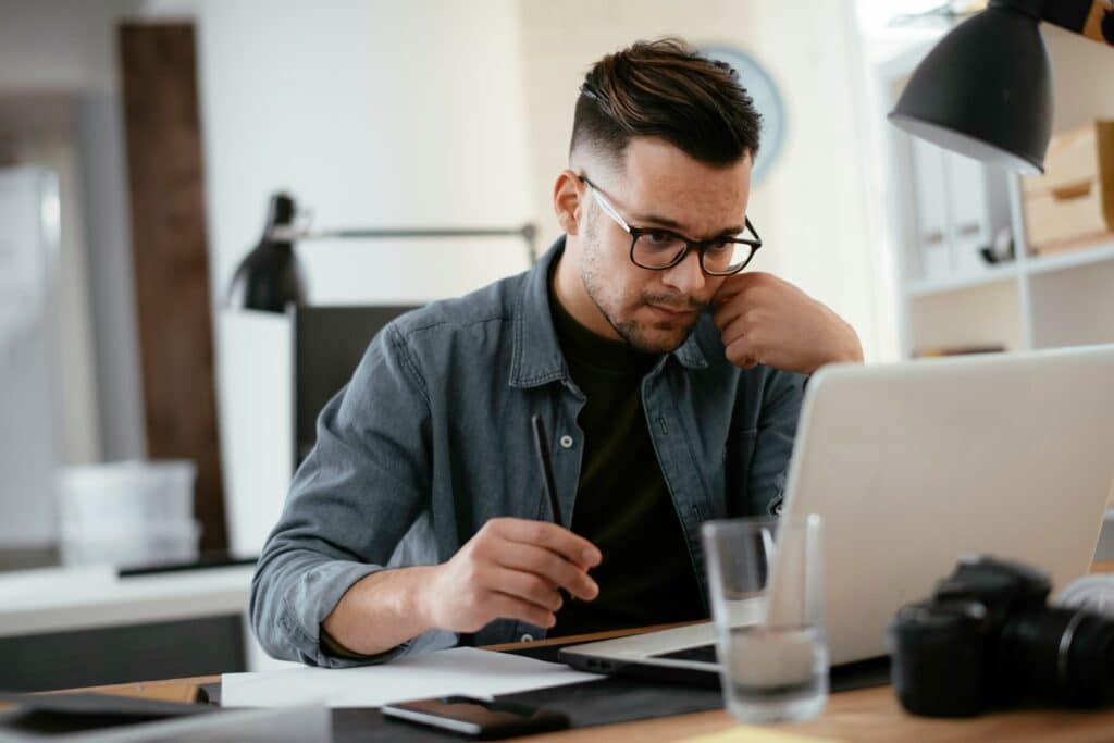 getty images Cg2bzFcI0k8 unsplash | Freelancer designer alternative | Redback Creations